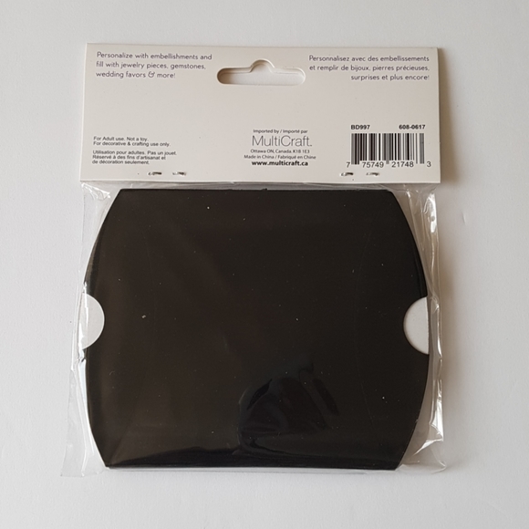 4 pcs Velvet Pillow FavorBox Treat Box 3.5"x4.5" - Picture 2 of 3